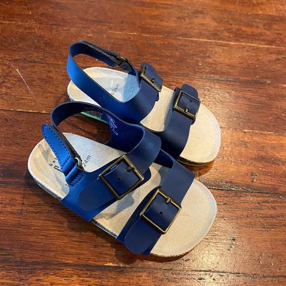 Baby Gap Buckle Sandals - Picture 5 of 6